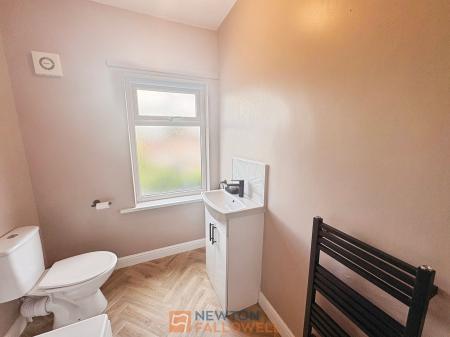2 bedroom Semi-detached house for sale in Crown Street, Mansfield, NG18