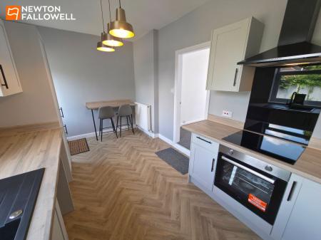 2 bedroom Semi-detached house for sale in Crown Street, Mansfield, NG18