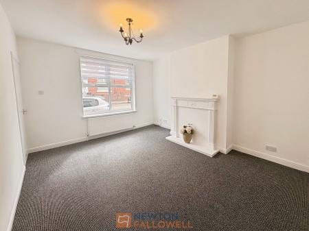 2 bedroom Semi-detached house for sale in Crown Street, Mansfield, NG18