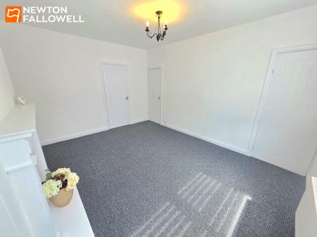 2 bedroom Semi-detached house for sale in Crown Street, Mansfield, NG18
