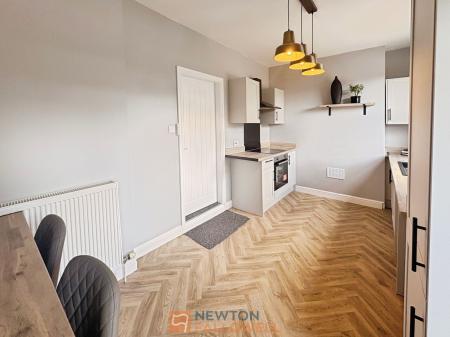 2 bedroom Semi-detached house for sale in Crown Street, Mansfield, NG18