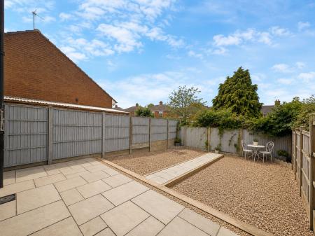 2 bedroom Semi-detached house for sale in Crown Street, Mansfield, NG18