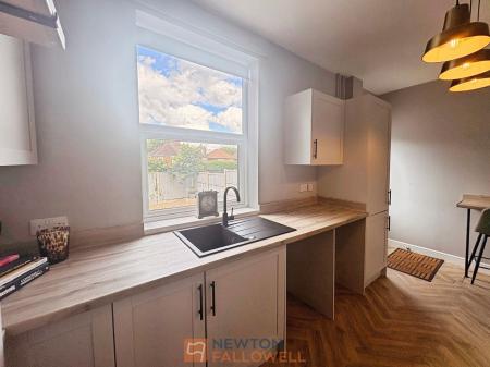 2 bedroom Semi-detached house for sale in Crown Street, Mansfield, NG18