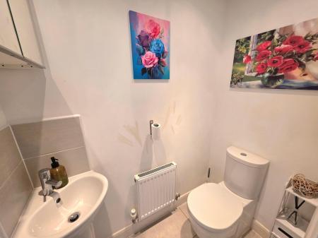 5 bedroom Detached house for sale in Beldover Drive, Nottingham, NG8
