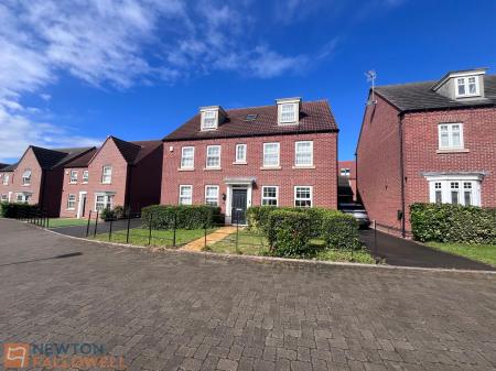 5 bedroom Detached house for sale in Beldover Drive, Nottingham, NG8
