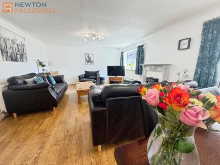 3 bedroom Detached house for sale in Kingsley Close, Mansfield Woodhouse, NG19