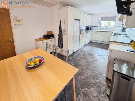 3 bedroom Detached house for sale in Kingsley Close, Mansfield Woodhouse, NG19