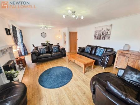 3 bedroom Detached house for sale in Kingsley Close, Mansfield Woodhouse, NG19