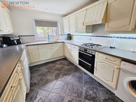3 bedroom Bungalow for sale in Kingsley Close, Mansfield Woodhouse, NG19