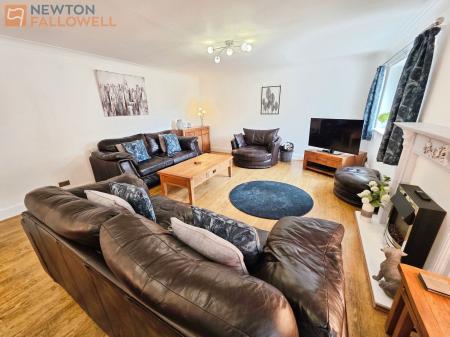3 bedroom Detached house for sale in Kingsley Close, Mansfield Woodhouse, NG19
