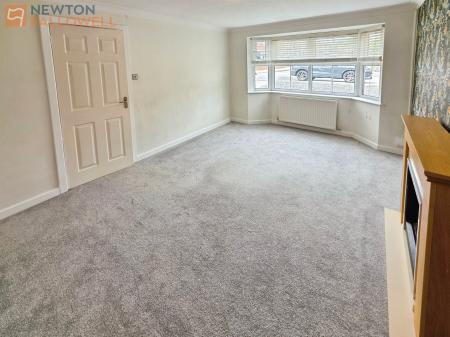 3 bedroom Semi-detached house for sale in Kempton Road, Mansfield, NG18