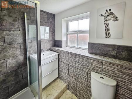 3 bedroom Semi-detached house for sale in Kempton Road, Mansfield, NG18