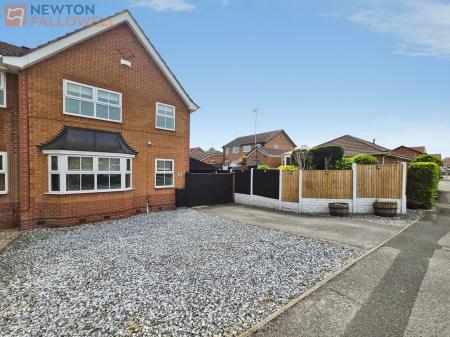 3 bedroom Semi-detached house for sale in Kempton Road, Mansfield, NG18