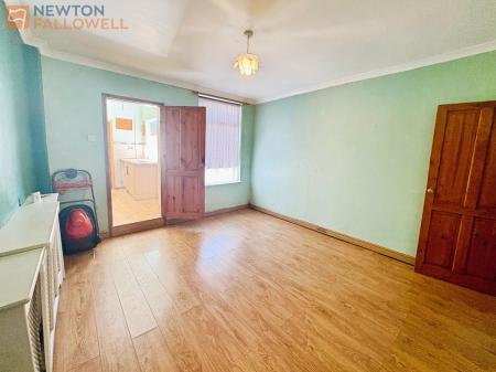 4 bedroom Terraced House for sale in Mount Milner, Mansfield, NG18