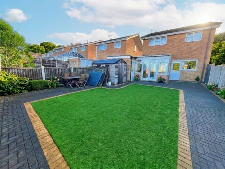 4 bedroom Link detached house for sale in Crosby Close, Forest Town, NG19