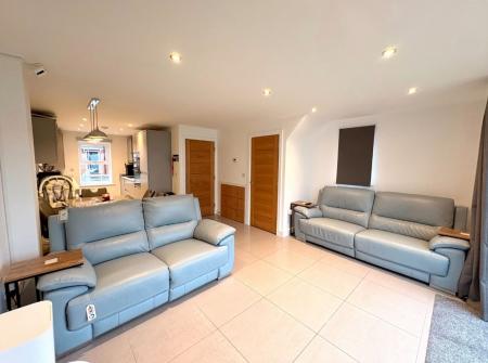 4 bedroom Semi-detached house for sale in Boundary Way, Glapwell, S44