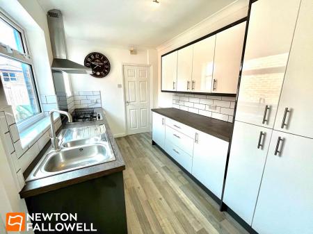 3 bedroom Terraced House for sale in Chesterfield Road South, Mansfield, NG19