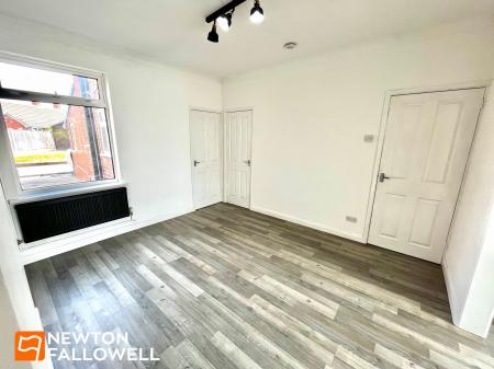 3 bedroom Terraced House for sale in Chesterfield Road South, Mansfield, NG19