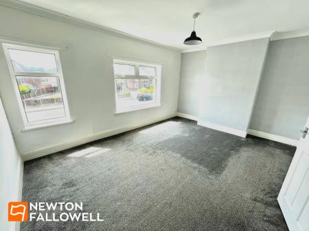 3 bedroom Terraced House for sale in Chesterfield Road South, Mansfield, NG19