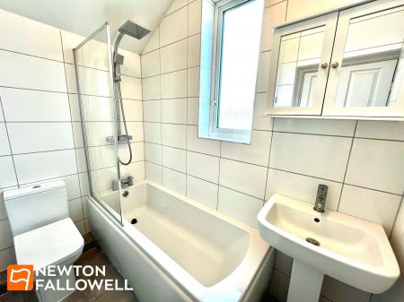 3 bedroom Terraced House for sale in Chesterfield Road South, Mansfield, NG19