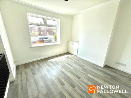 3 bedroom Terraced House for sale in Chesterfield Road South, Mansfield, NG19