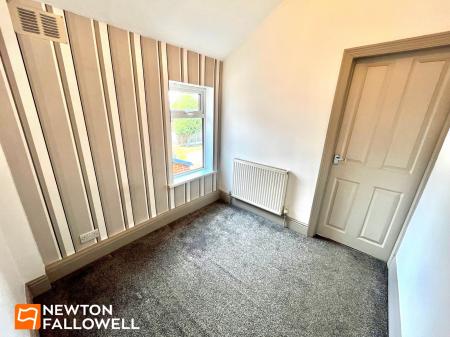3 bedroom Terraced House for sale in Chesterfield Road South, Mansfield, NG19