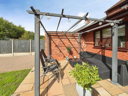 4 bedroom Detached house for sale in Northfield Avenue, Pleasley Vale