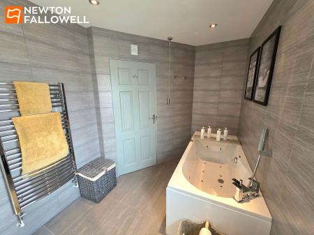 4 bedroom Detached house for sale in Northfield Avenue, Pleasley Vale, NG19