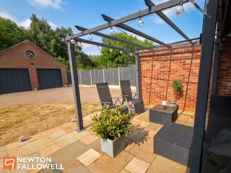 4 bedroom Detached house for sale in Northfield Avenue, Pleasley Vale, NG19