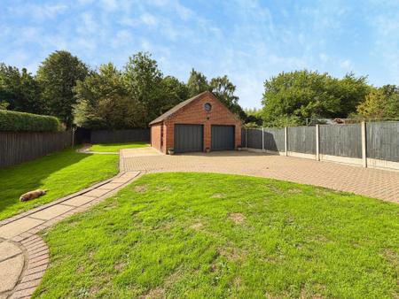 4 bedroom Detached house for sale in Northfield Avenue, Pleasley Vale
