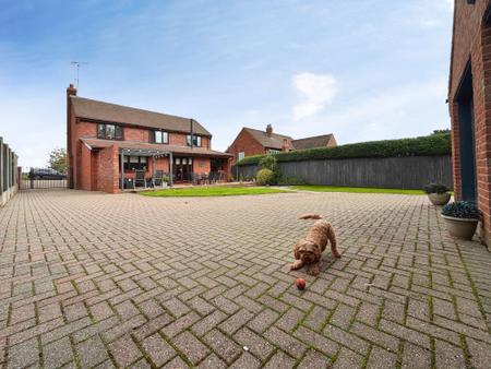 4 bedroom Detached house for sale in Northfield Avenue, Pleasley Vale