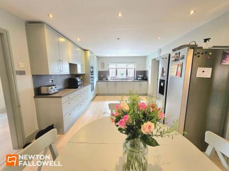 4 bedroom Detached house for sale in Northfield Avenue, Pleasley Vale