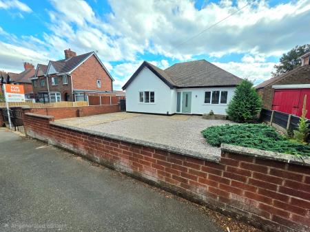 3 bedroom Detached house for sale in Southwell Road East, Rainworth, NG21