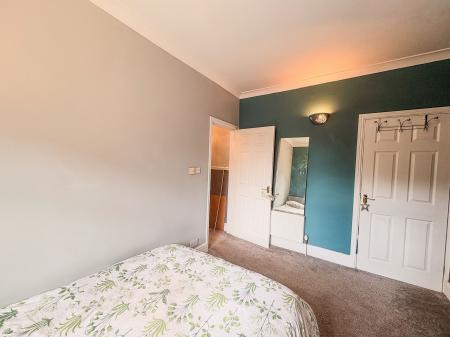 3 bedroom Semi-detached house for sale in Nottingham Road, Mansfield, NG18
