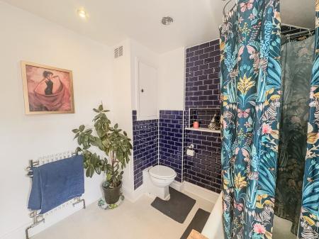 3 bedroom Semi-detached house for sale in Nottingham Road, Mansfield, NG18