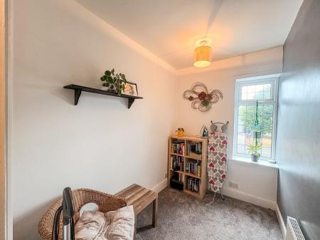 3 bedroom Semi-detached house for sale in Nottingham Road, Mansfield, NG18