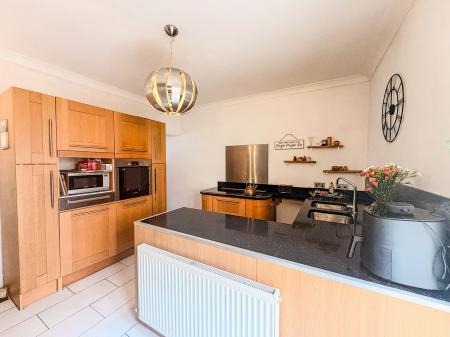 3 bedroom Semi-detached house for sale in Nottingham Road, Mansfield, NG18