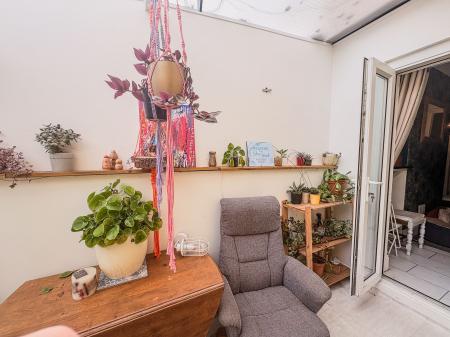 3 bedroom Semi-detached house for sale in Nottingham Road, Mansfield, NG18