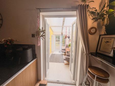3 bedroom Semi-detached house for sale in Nottingham Road, Mansfield, NG18