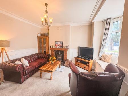 3 bedroom Semi-detached house for sale in Nottingham Road, Mansfield, NG18