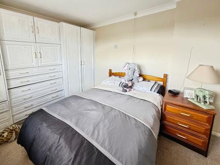 2 bedroom Semi-detached house for sale in Park Hall Road, Mansfield Woodhouse, NG19