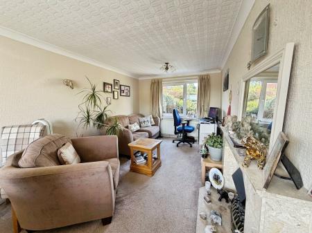 2 bedroom Semi-detached house for sale in Park Hall Road, Mansfield Woodhouse, NG19