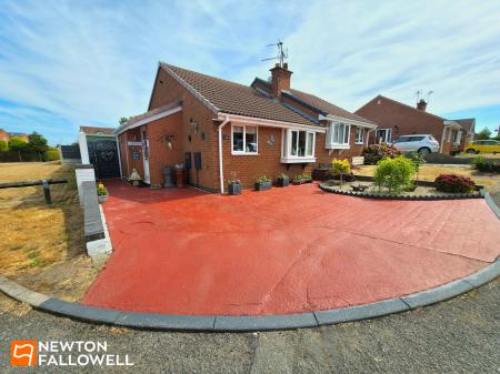 2 bedroom Semi-detached bungalow for sale in Sycamore Close, Rainworth, NG21