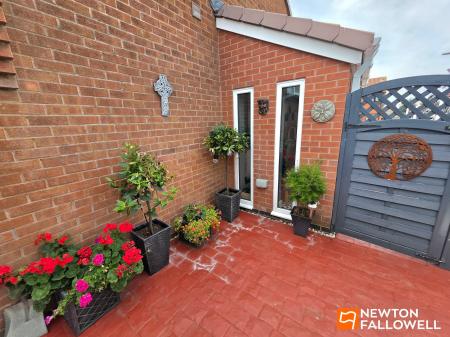 2 bedroom Semi-detached bungalow for sale in Sycamore Close, Rainworth, NG21