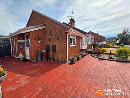 2 bedroom Semi-detached bungalow for sale in Sycamore Close, Rainworth, NG21