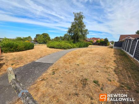 2 bedroom Semi-detached bungalow for sale in Sycamore Close, Rainworth, NG21