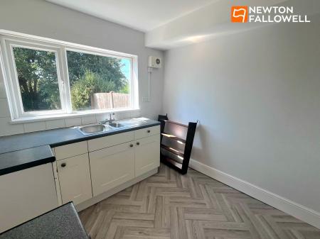 3 bedroom House to let in Hillsway Crescent, Mansfield, NG18