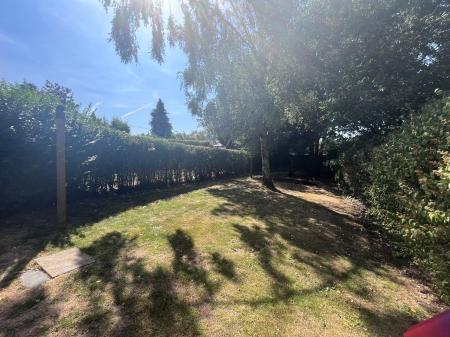 3 bedroom House to let in Hillsway Crescent, Mansfield, NG18