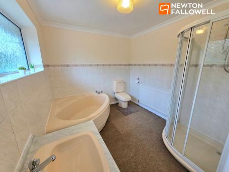 4 bedroom Detached house for sale in Southwell Road East, Rainworth, NG21
