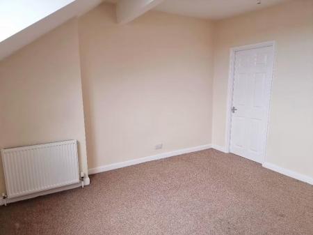 2 bedroom Flat to let in Station Road, Shirebrook, NG20
